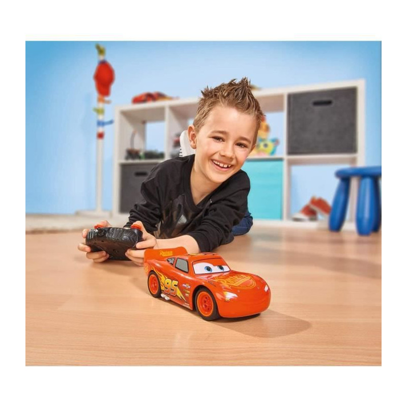 Majorette - Disney Cars 3 - Voiture Radio Commandee Flash McQueen - Echelle 1/24eme - Fonction Turbo