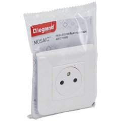 LEGRAND MOSAIC PRISE 2P+T COMPLET     BL LEGRAND - 099204