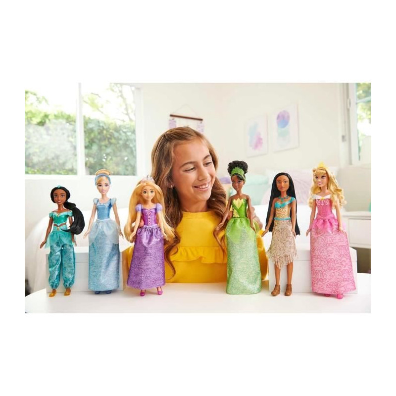 Mattel Disney Coffret Princesses Étincelantes avec 13 poupées avec habillage scintillant et accessoires, Des 3 ans, HPG74